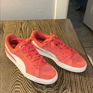 Puma Classic Suede Shoes Women’s Sneakers Red Shoes 355462-60 Size 8.5